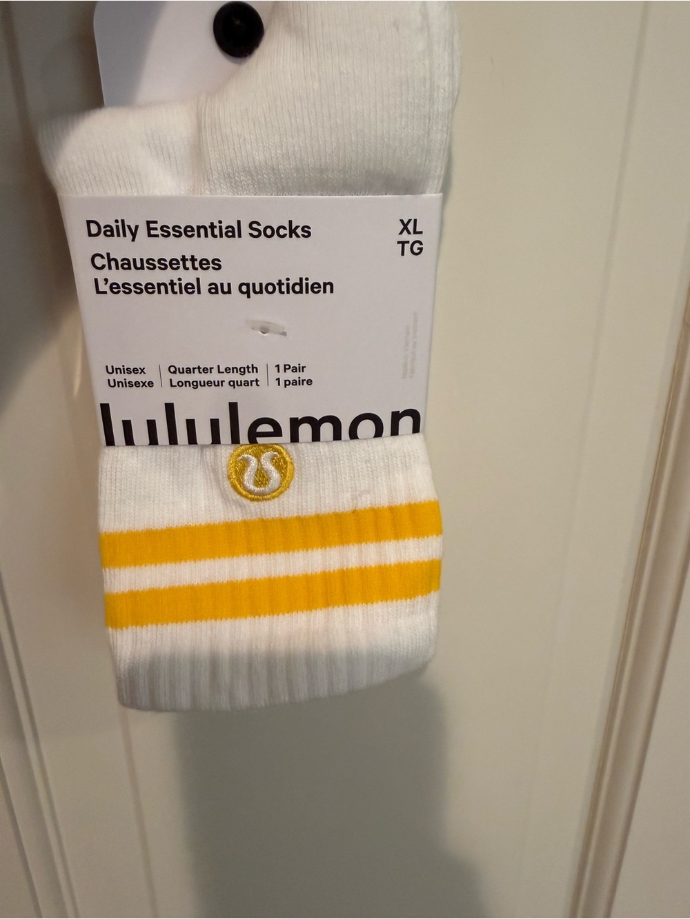 NWT lululemon White Quarter Socks with Yellow Stripes XL